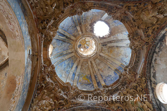 Detalle del techo de la iglesia de San Martín de Belchite Viejo Detalle del techo de la iglesia de San Martín de Belchite Viejo