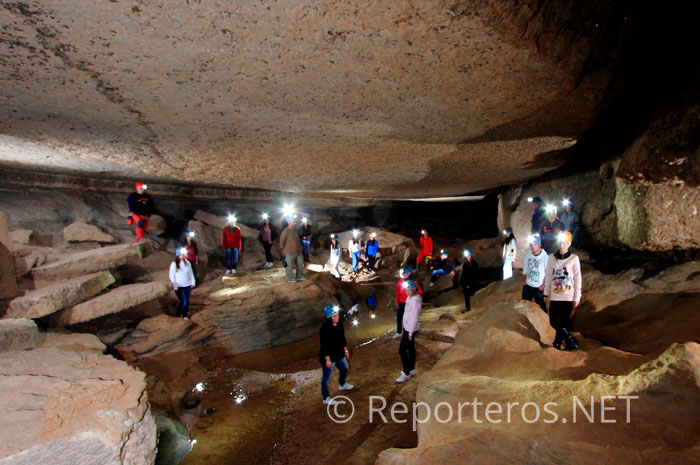 Gran galería en la Cueva de Sorbas. Cortesía de Natur Sport Gran galería en la Cueva de Sorbas. Cortesía de Natur Sport
