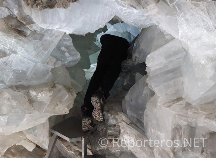 Cada visitante tendrá un minuto aproximadamente para ver el interior de la geoda. ©geodapulpi.es Cada visitante tendrá un minuto aproximadamente para ver el interior de la geoda. ©geodapulpi.es