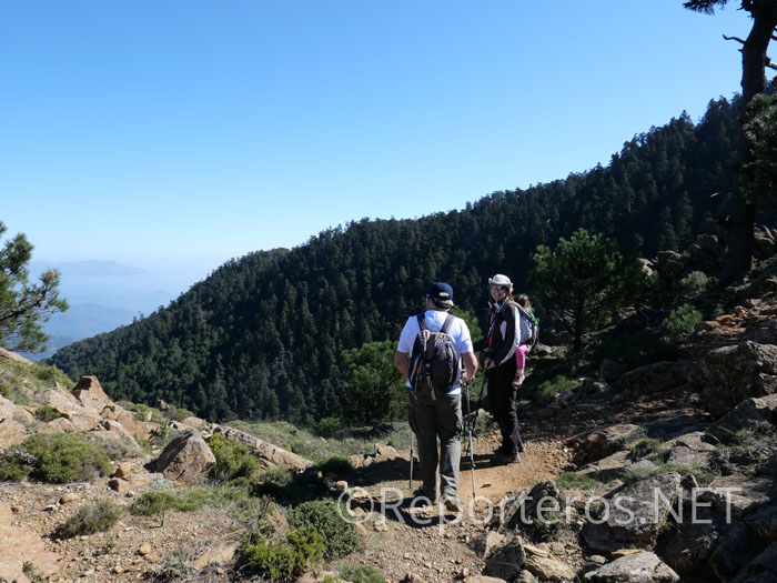 En el puerto y línea de cumbre En el puerto y línea de cumbre
