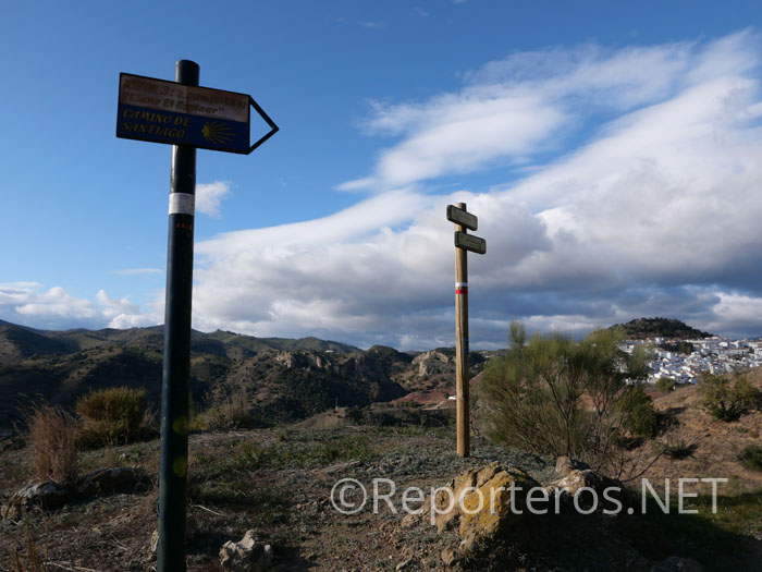 Puerta de Almogía. postes informativos del Camino y Gran Senda Puerta de Almogía. postes informativos del Camino y Gran Senda