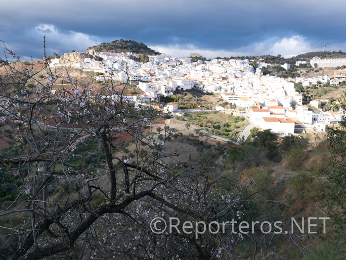 Almogía ya está muy cerca. Sólo queda una bajada Almogía ya está muy cerca. Sólo queda una bajada