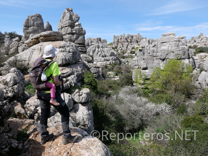 Admirando el paisaje kárstico de El Torcal de Antequera Admirando el paisaje kárstico de El Torcal de Antequera