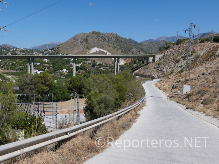 Pista que llega a comienzo de la ruta Pista que llega a comienzo de la ruta