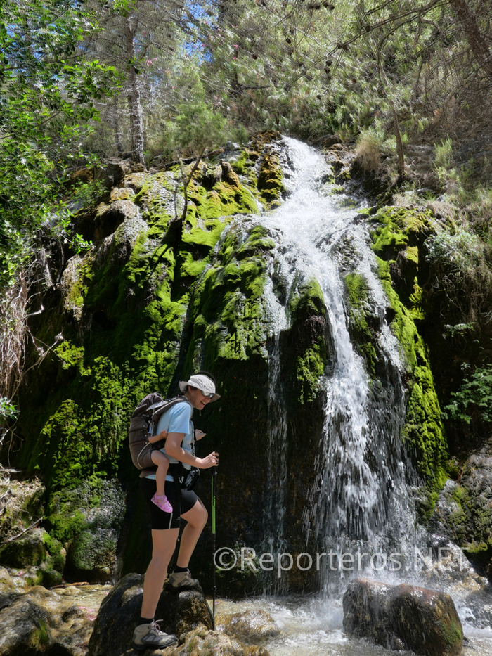 Cascada de la acequia en el primer tramo Cascada de la acequia en el primer tramo