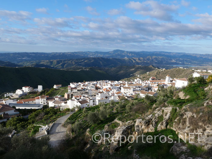 Bonitas vistas del pueblo de Canillas de Aceituno Bonitas vistas del pueblo de Canillas de Aceituno
