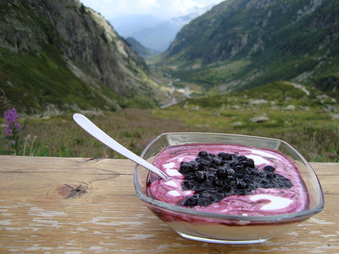 Postre con frutos del bosque Postre con frutos del bosque