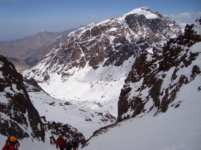 El Toubkal a nuestra espalda El Toubkal a nuestra espalda