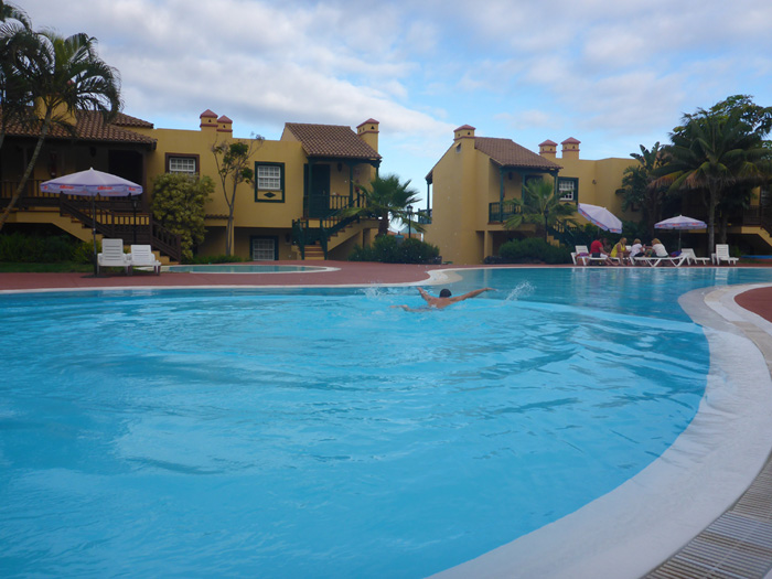 Piscina de Oasis San Antonio Piscina de Oasis San Antonio
