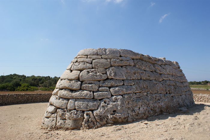 Naveta de Tudons Naveta de Tudons