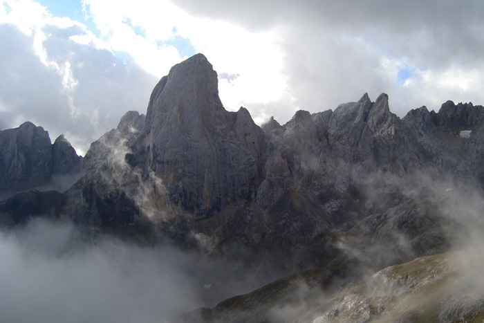 Pico Urriellu o Naranjo de Bulnes Pico Urriellu o Naranjo de Bulnes
