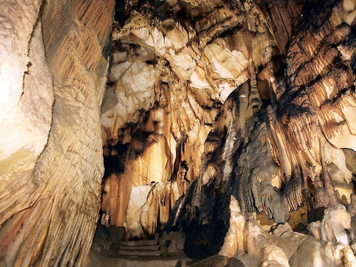 Estalagtitas en la Cueva de la Pileta Estalagtitas en la Cueva de la Pileta