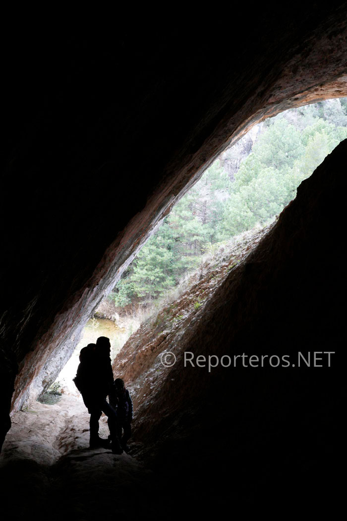 Cueva de la Dona Cueva de la Dona