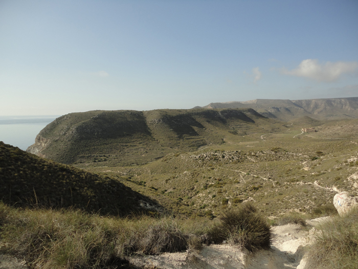 Sendero a la Cala de En Medio Sendero a la Cala de En Medio