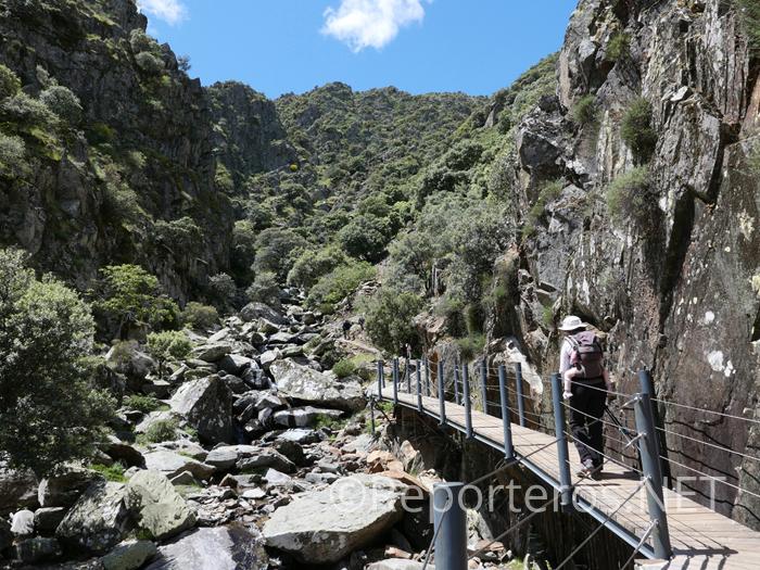 El sendero está acondicionado y equipado El sendero está acondicionado y equipado