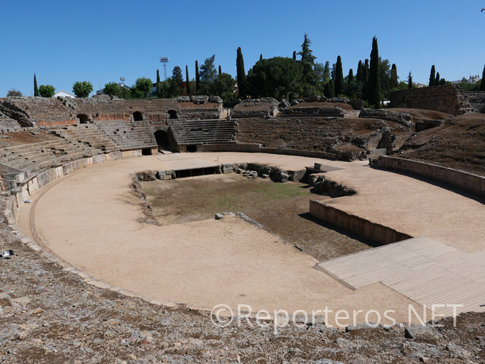 Parte central del anfiteatro romano Parte central del anfiteatro romano