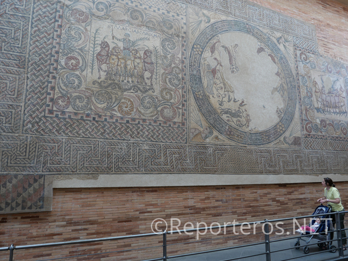 Uno de los mosaicos más grandes de la colección Uno de los mosaicos más grandes de la colección