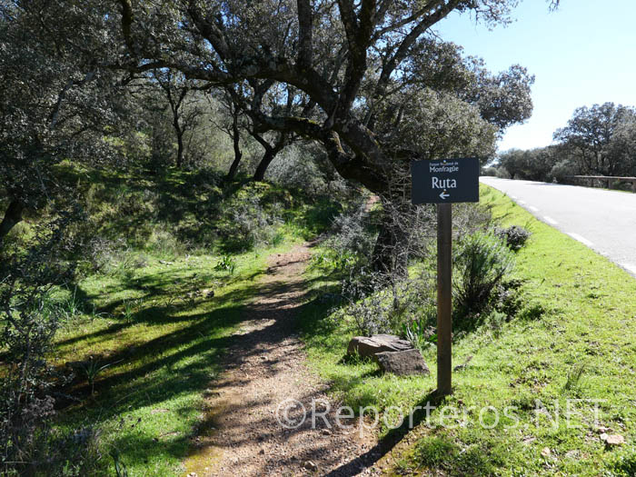 Retomamos el sendero al dejar la carretera Retomamos el sendero al dejar la carretera