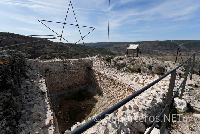 Ruinas del castillo fortaleza de Huélamo