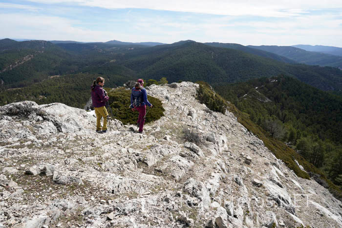 Descenso por la cresta caliza