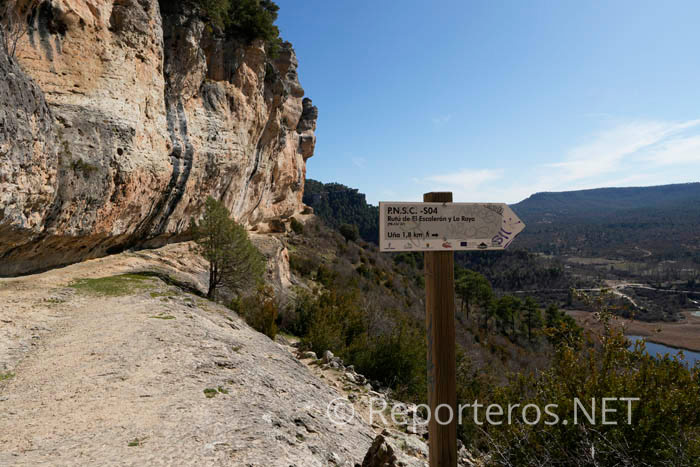 Vemos la indicación de bajada a la laguna