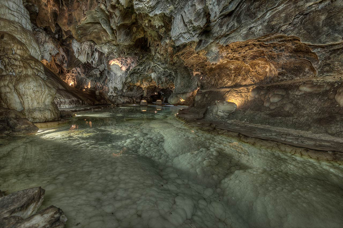 Gruta de las Maravillas, Cristalería de Dios. Foto: Rafael Asquith - Love The Frame. Foto propiedad de Ayto de Aracena Gruta de las Maravillas, Cristalería de Dios. Foto: Rafael Asquith - Love The Frame. Foto propiedad de Ayto de Aracena