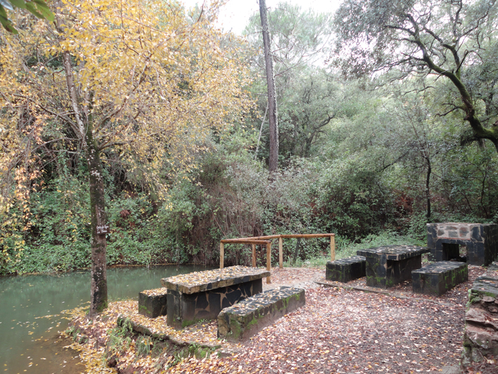 La presa de Linares en el camino hacia Alájar La presa de Linares en el camino hacia Alájar