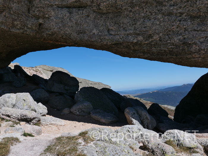Arco de piedra en la ascensión Arco de piedra en la ascensión