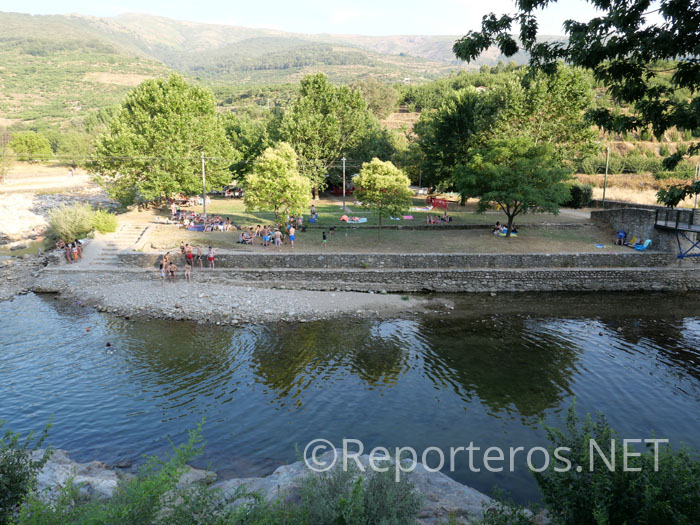 Zonas de césped y arena Zonas de césped y arena