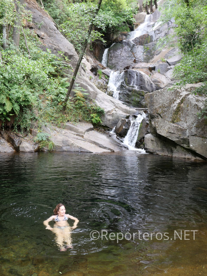 No podemos resistirnos a bañarnos en el Charco del Paraíso No podemos resistirnos a bañarnos en el Charco del Paraíso