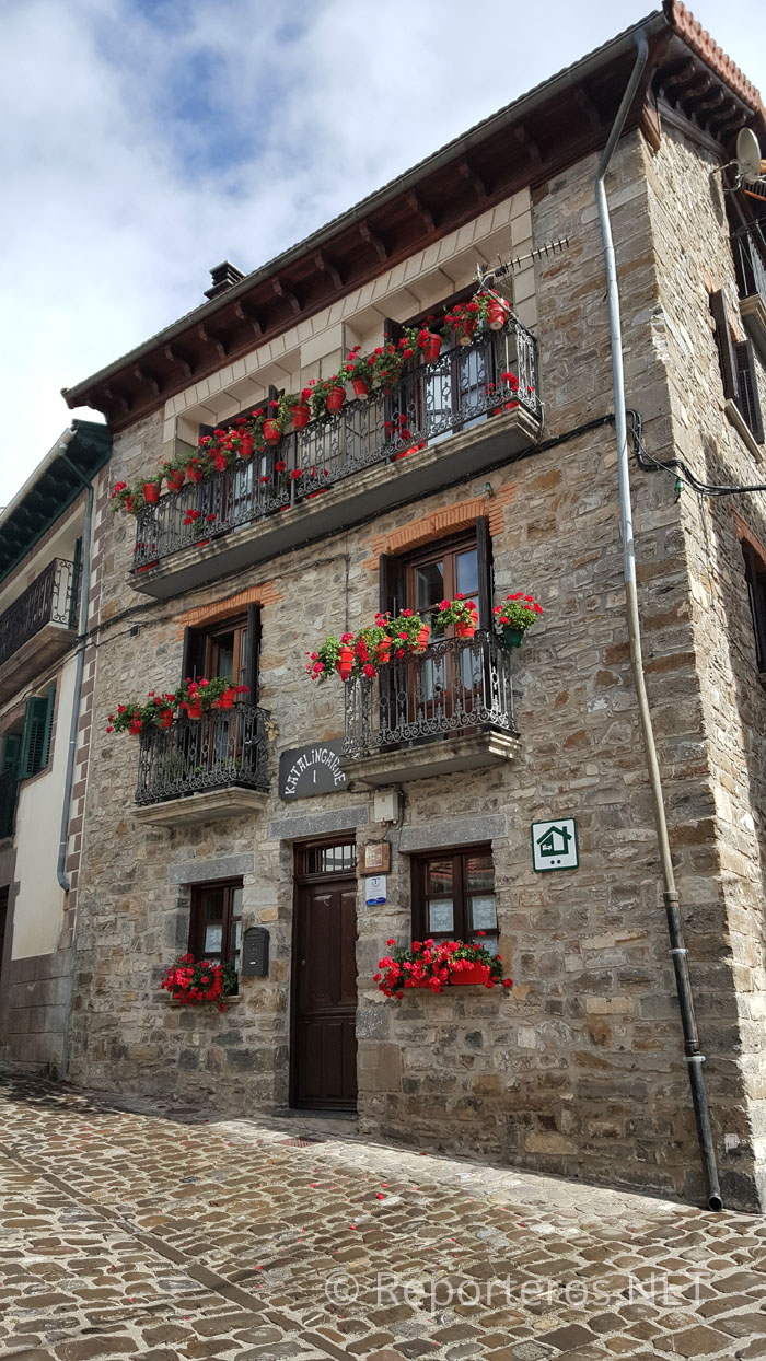 Exterior de la casa Catalingarde Exterior de la casa Catalingarde
