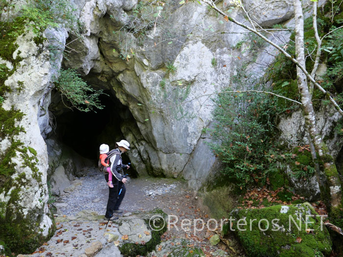 Cueva del Ibón Cueva del Ibón