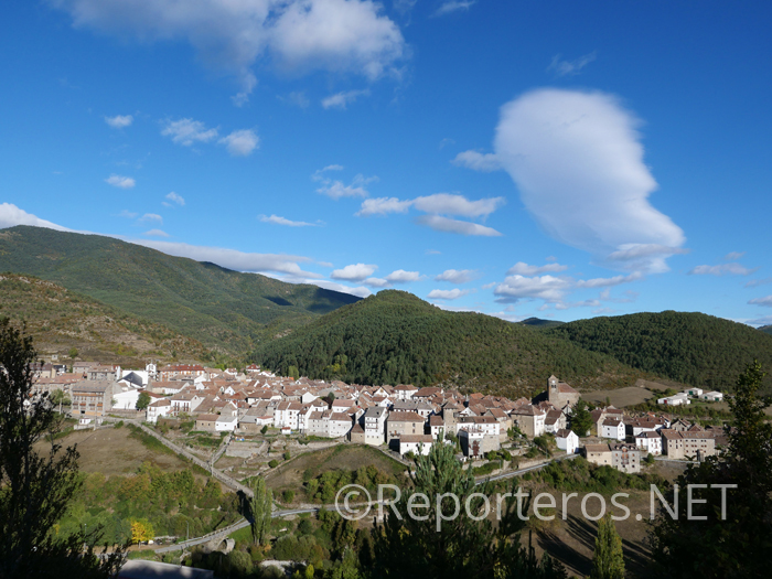 Preciosa vista de Ansó desde la carretera Preciosa vista de Ansó desde la carretera