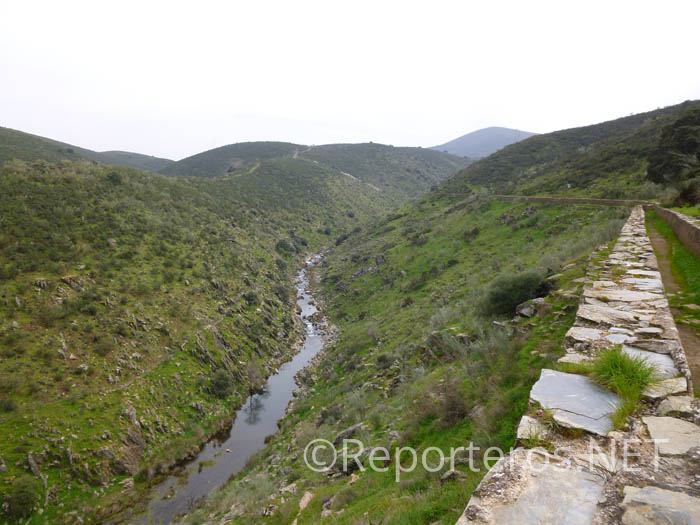 Canal y río Canal y río